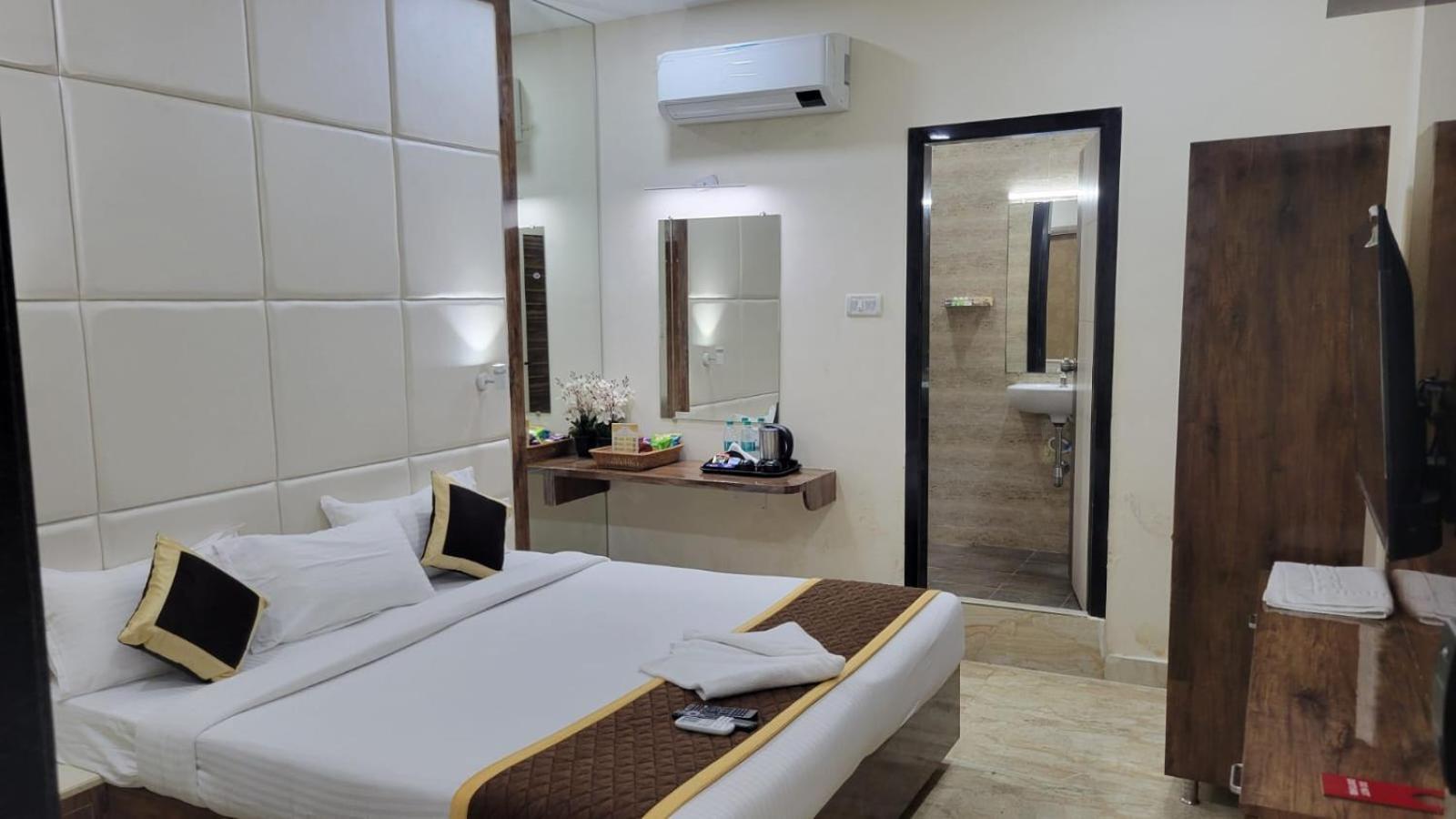 Grace Residency Chennai Airport Hotel Екстериор снимка